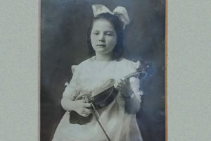 Simone, 8 ans, et son violon