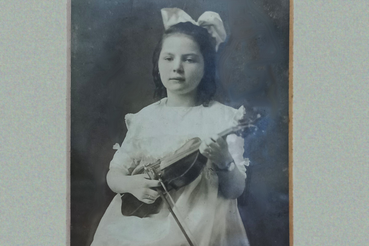 Simone, 8 ans, et son violon